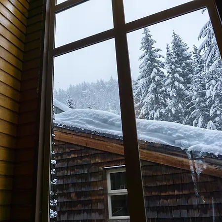 Ubc Whistler Lodge-3
